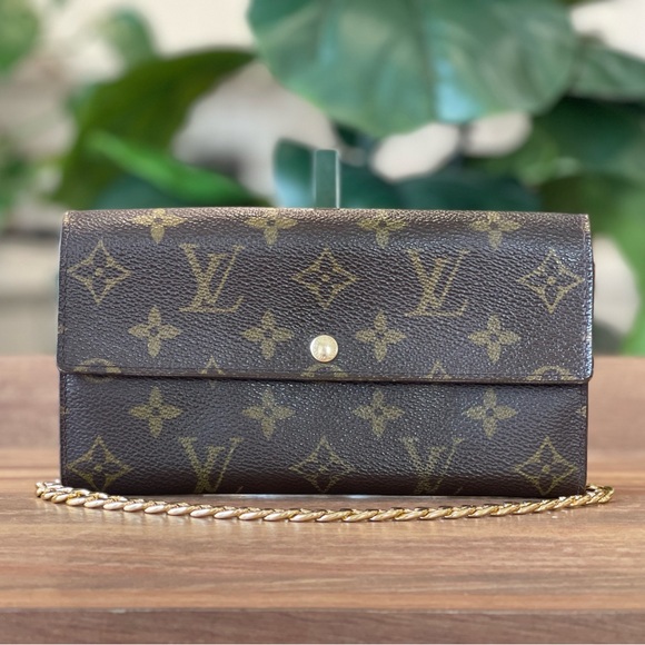 Louis Vuitton Handbags - Authentic Louis Vuitton Monogram  Sarah Wallet on Chain